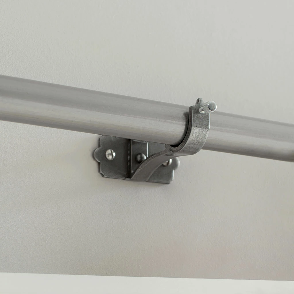 25mm Brett Centre Bracket In Polished 4 25mm Brett Centre Bracket In Polished - Image 2