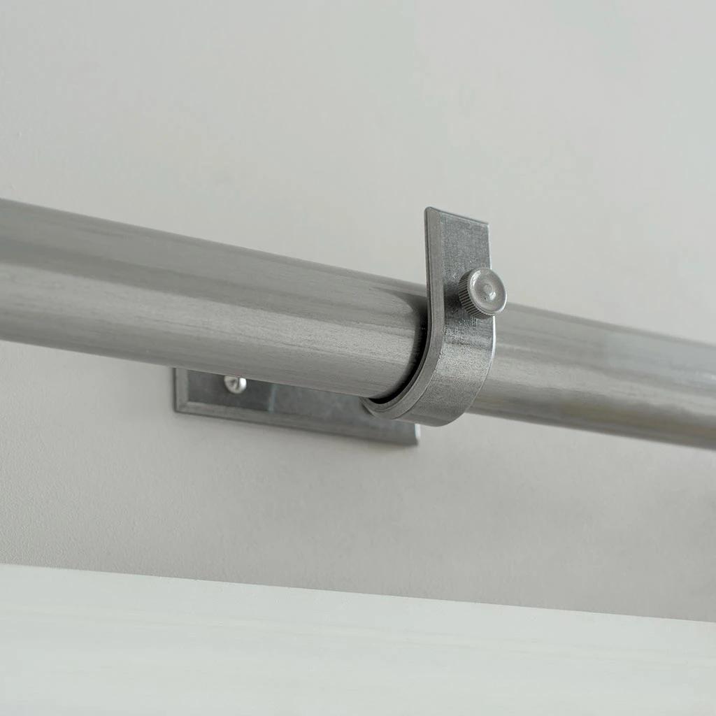 38mm Chapel Centre Bracket In Polished 4 38mm Chapel Centre Bracket In Polished - Image 2