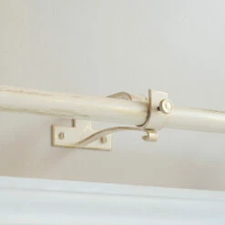 25mm Chapel Extended Centre Bracket In Old Ivory 8 25mm Chapel Extended Centre Bracket In Old Ivory -Jim Lawrence Sales 6081OI 12