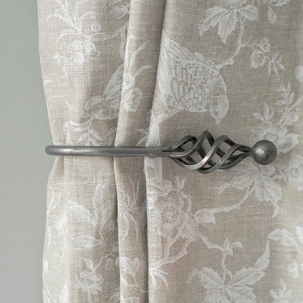 Small Cage & Ball Holdback In Polished 4 Small Cage & Ball Holdback In Polished - Image 2