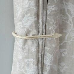 Large Spear Holdback In Old Ivory 9 Large Spear Holdback In Old Ivory -Jim Lawrence Sales 637doi 12