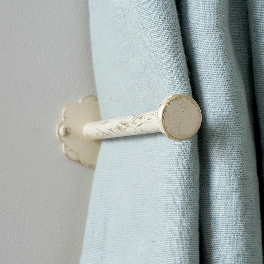 Draper's Button Holdback In Old Ivory 4 Draper's Button Holdback In Old Ivory - Image 2