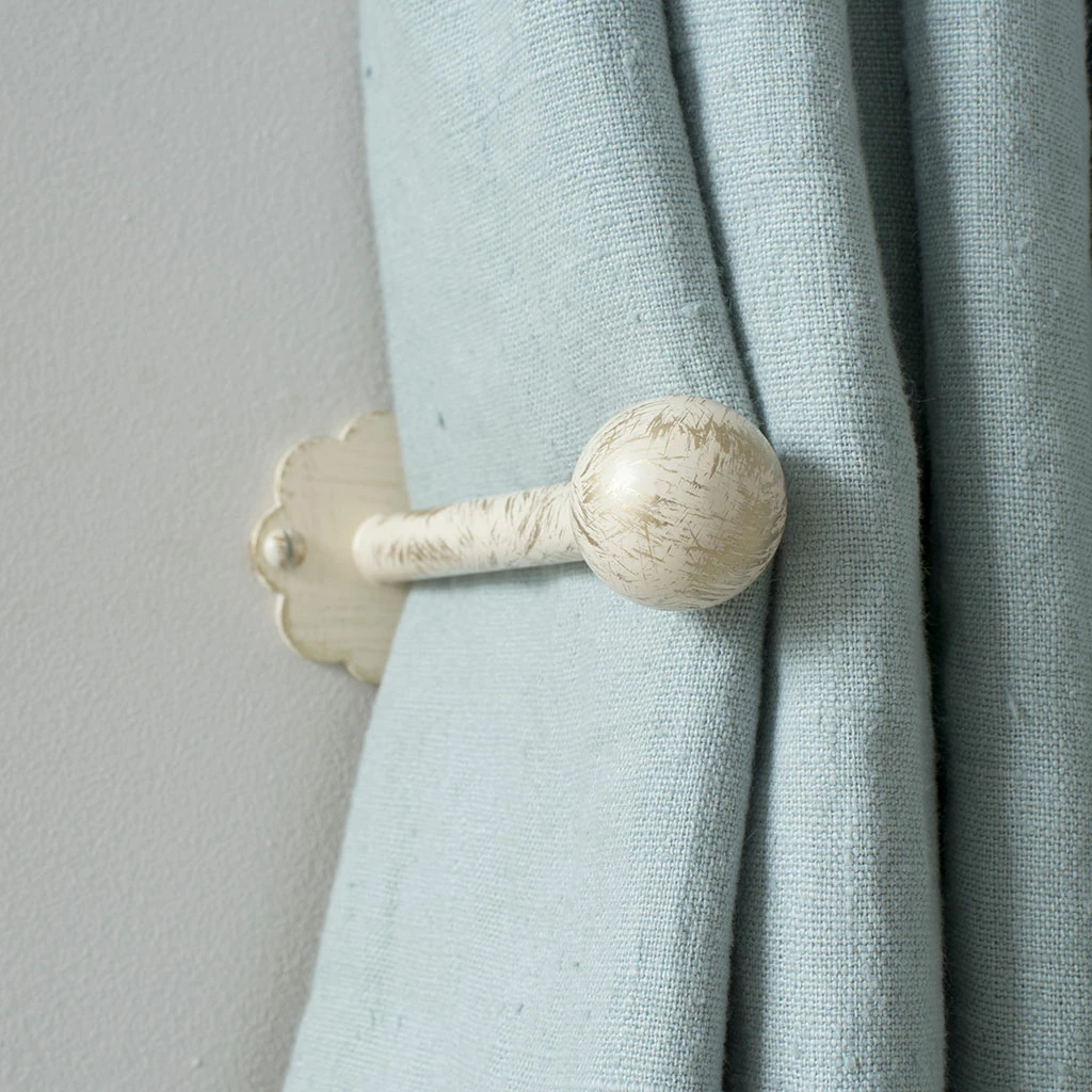 Draper's Cannonball Holdback In Old Ivory 4 Draper's Cannonball Holdback In Old Ivory - Image 2